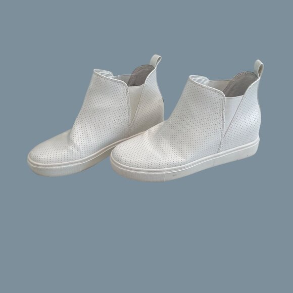 Steve Madden Womens Kayden White Perforated Wedge Sneakers Size 7 Casual Leather - Picture 2 of 5